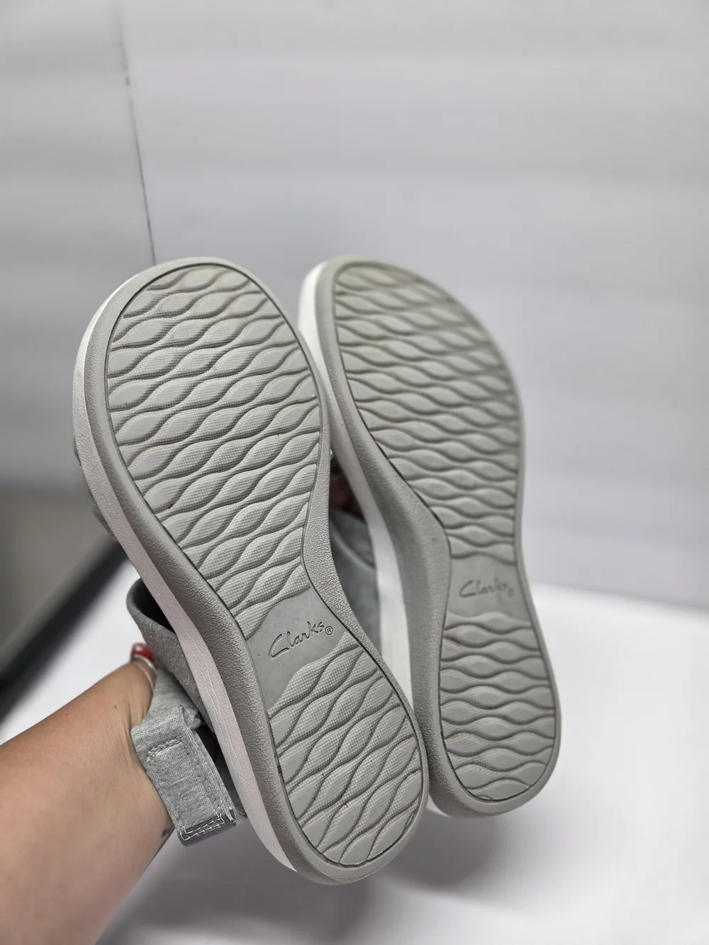 Cloudstepers Clarks Cushion Light Gray Kids Hook-and-Loop Sandals